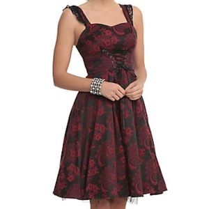 🖤🔥Red and Black Brocade Dress